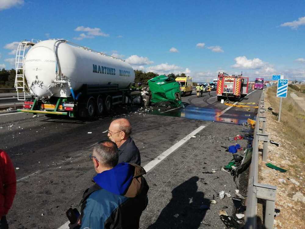 Un choque entre dos camiones corta la circunvalación de Burgos