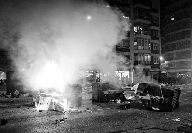 Protesta vecinal contra el bulevar de la calle Vitoria de Gamonal  / LUIS LÓPEZ ARAICO