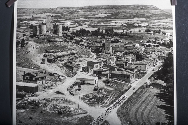 El archivo de fotografías aéreas de Diario de Burgos permite comprobar cómo y cuánto ha cambiado la ciudad en unas décadas.  / LORENZO MATÍAS