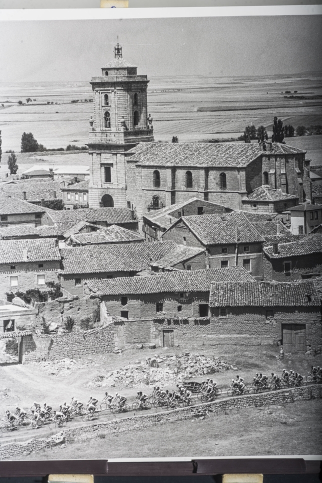 El archivo de fotografías aéreas de Diario de Burgos permite comprobar cómo y cuánto ha cambiado la ciudad en unas décadas.  / LORENZO MATÍAS