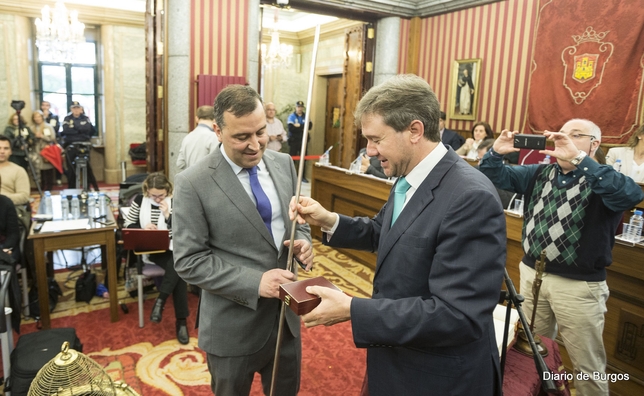 Toma de posesión de José Antonio Antón como nuevo concejal del Ayuntamiento de Burgos.