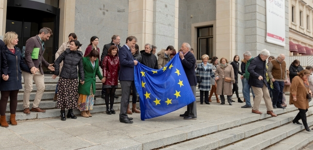 La Universidad Isabel I enarbola la bandera de Europa
