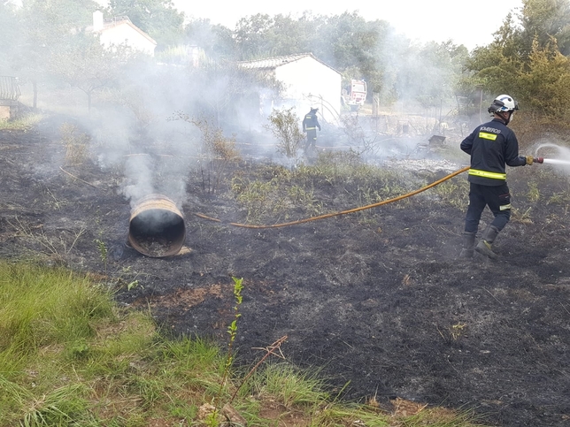 Una barbacoa provoca un incendio en Modúbar de la Emparedada