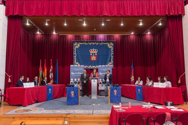 Las alumnas del Mendoza ganan la Liga de Debate de la UBU