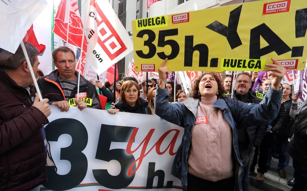 La huelga general congrega a miles de funcionarios