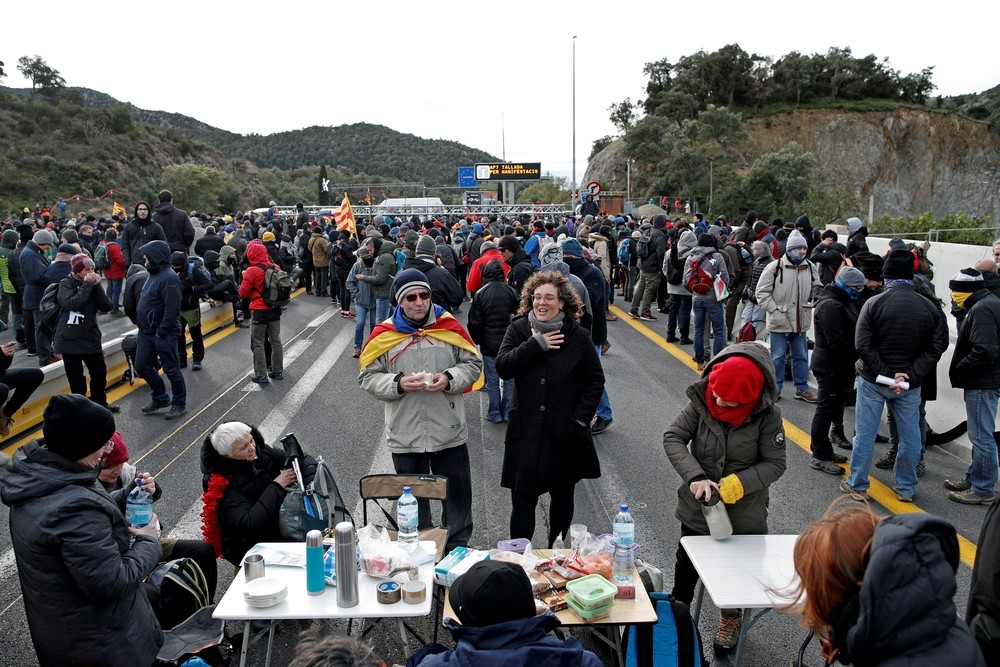 El independentismo vuelve al asfalto y atasca La Jonquera