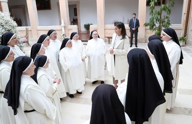 La reina letizia con las monjas dominicas