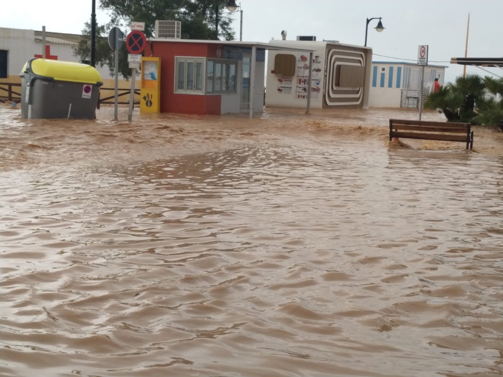 Inundaciones en la localidad murciana de San Pedro del Pinatar a causa del temporal de gota frÁ­a, a 13 de septiembre de 2019.

  / CARMEN LOREDANA