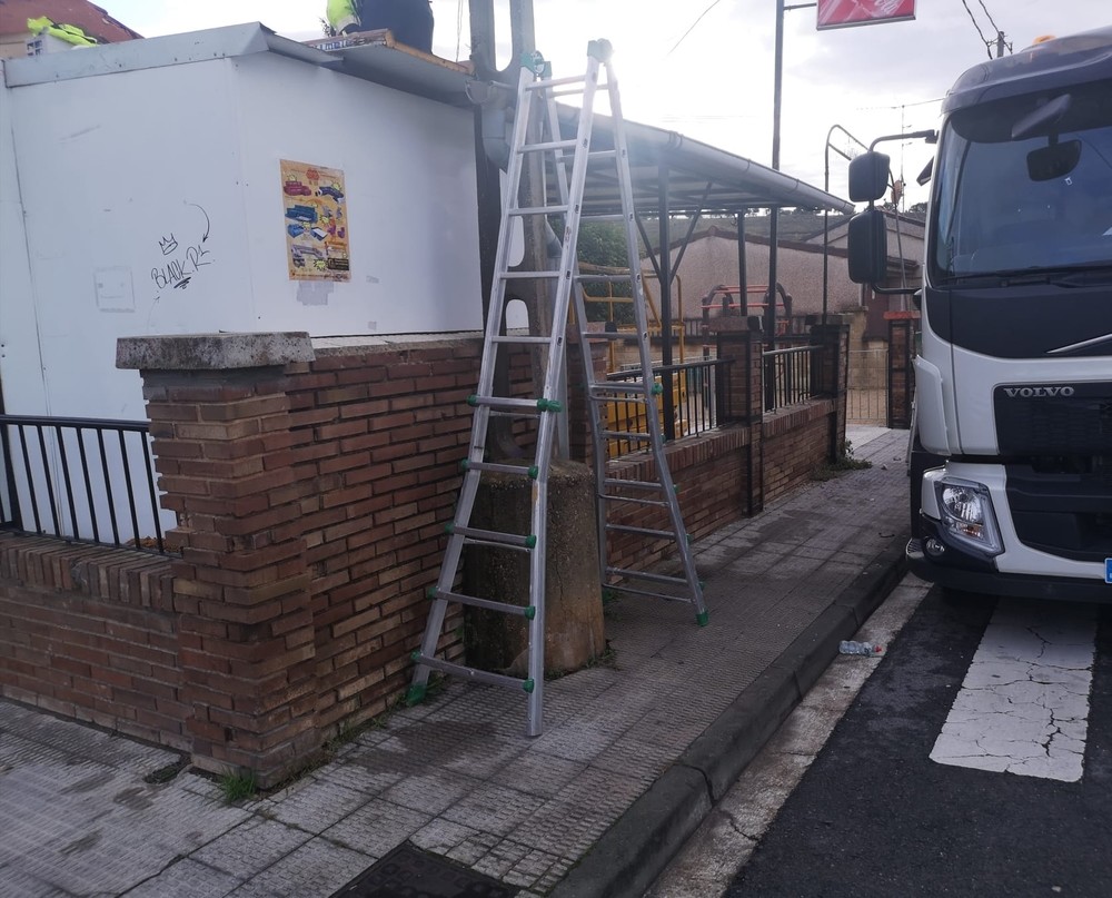 Nuevo porche para la Asociación de Vecinos El Crucero