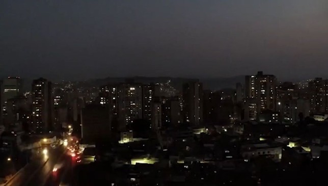 Un apagón generalizado deja sin luz a Argentina y Chile