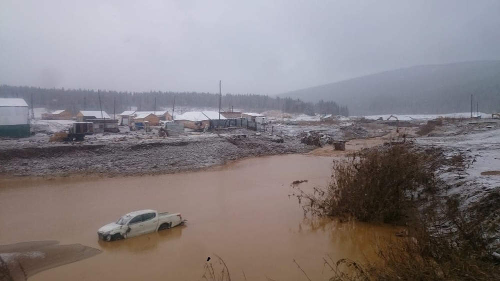 Al menos 15 muertos tras el derrumbe de una presa en Siberia