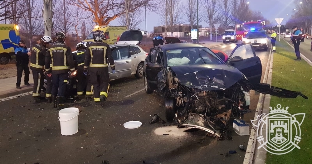 El accidente ha tenido lugar más allá del desvío a la derecha para dirigirse hacia el polígono de Villalonquéjar.