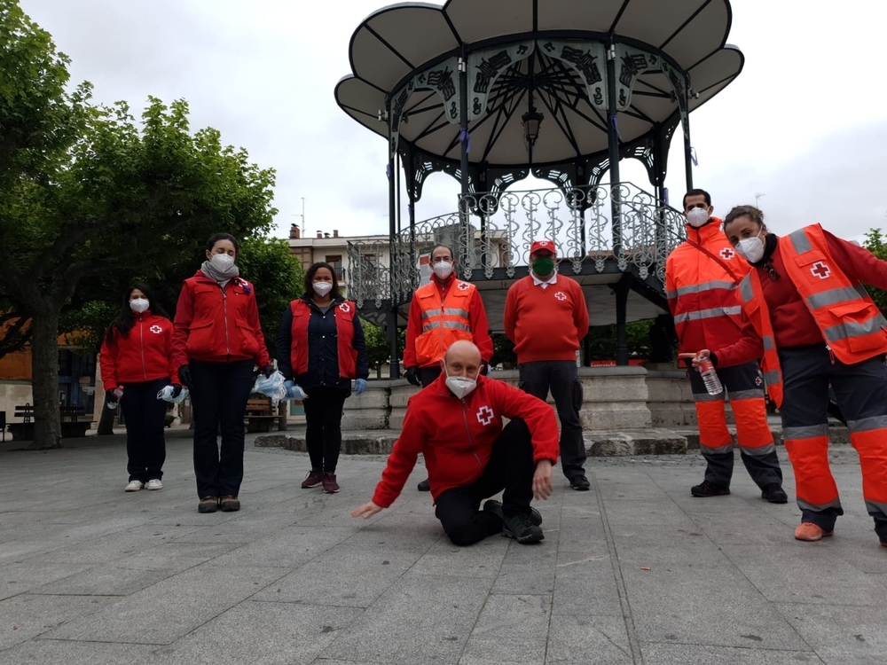 Cruz Roja reparte 2.000 mascarillas en Briviesca