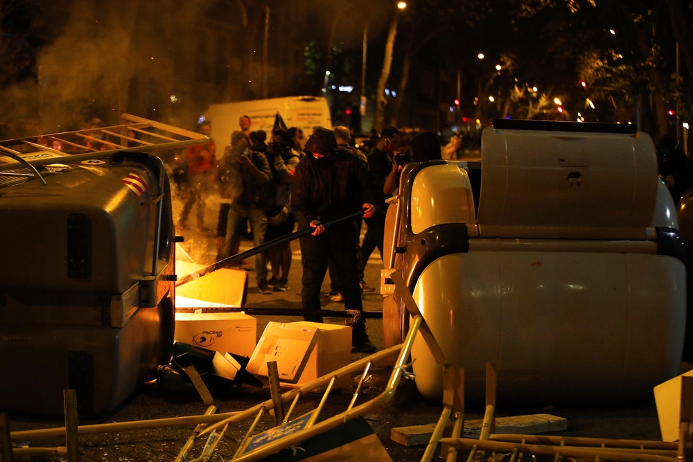 Protestas en Barcelona ante inhabilitación de Torra  / ALEJANDRO GARCÍA