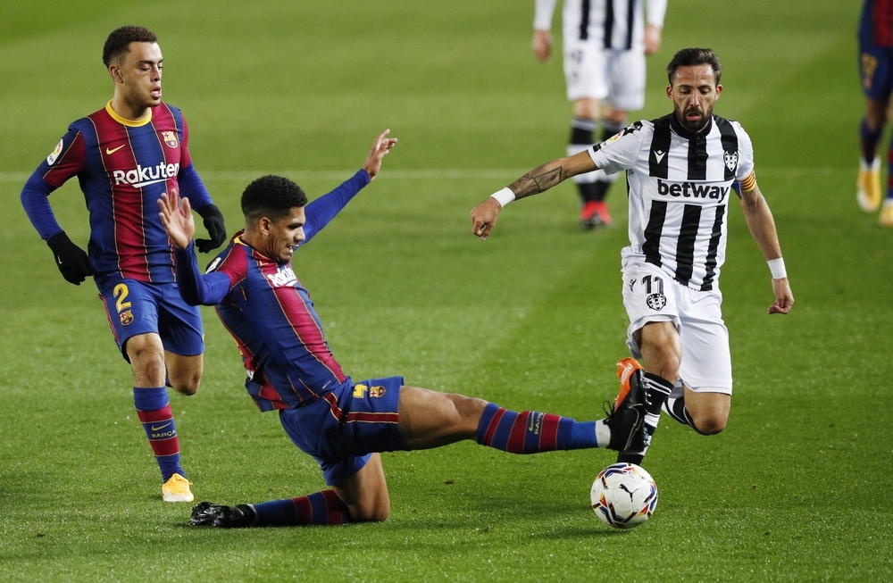 Messi rescata al Barcelona
