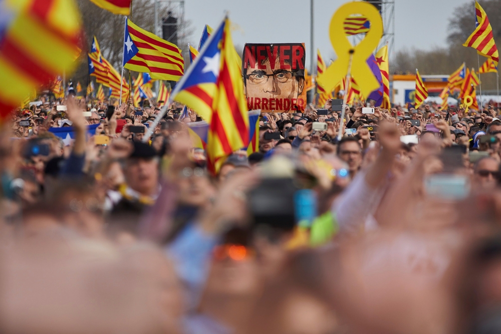 El expresidente Carles Puigdemont protagoniza un acto politico en Perpiñán  / DAVID BORRAT