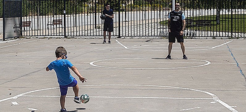 También se abrieron las canchas de fútbol sala y baloncesto. 