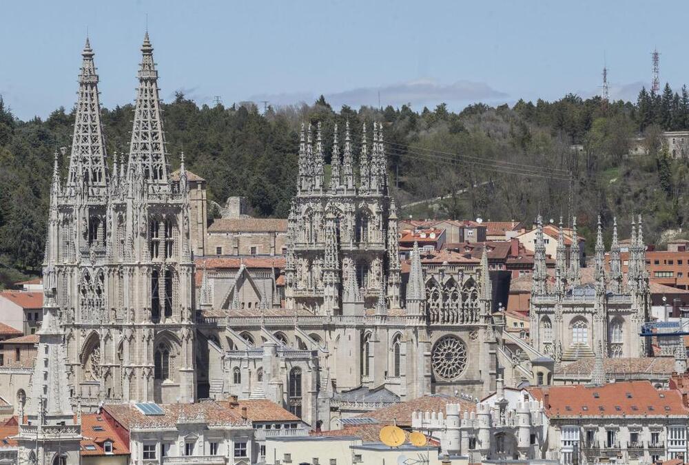 La2 emite desde este jueves 'La ciencia que esconde la Catedral de Burgos'.