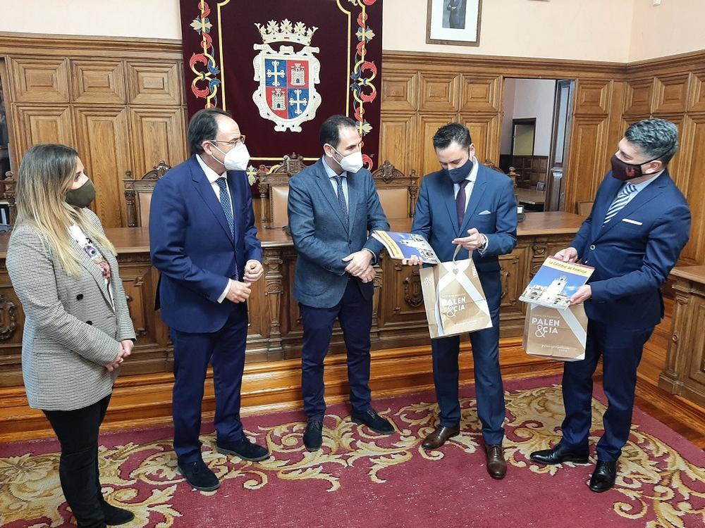 Daniel de la Rosa y Vicente Marañón han mantenido este martes un encuentro en Palencia con los representantes del ayuntamiento palentino. 