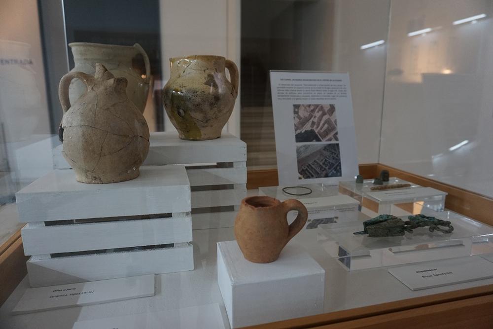 El Museo de Burgos expone los restos arqueológicos encontrados este verano en las obras de Las Llanas.