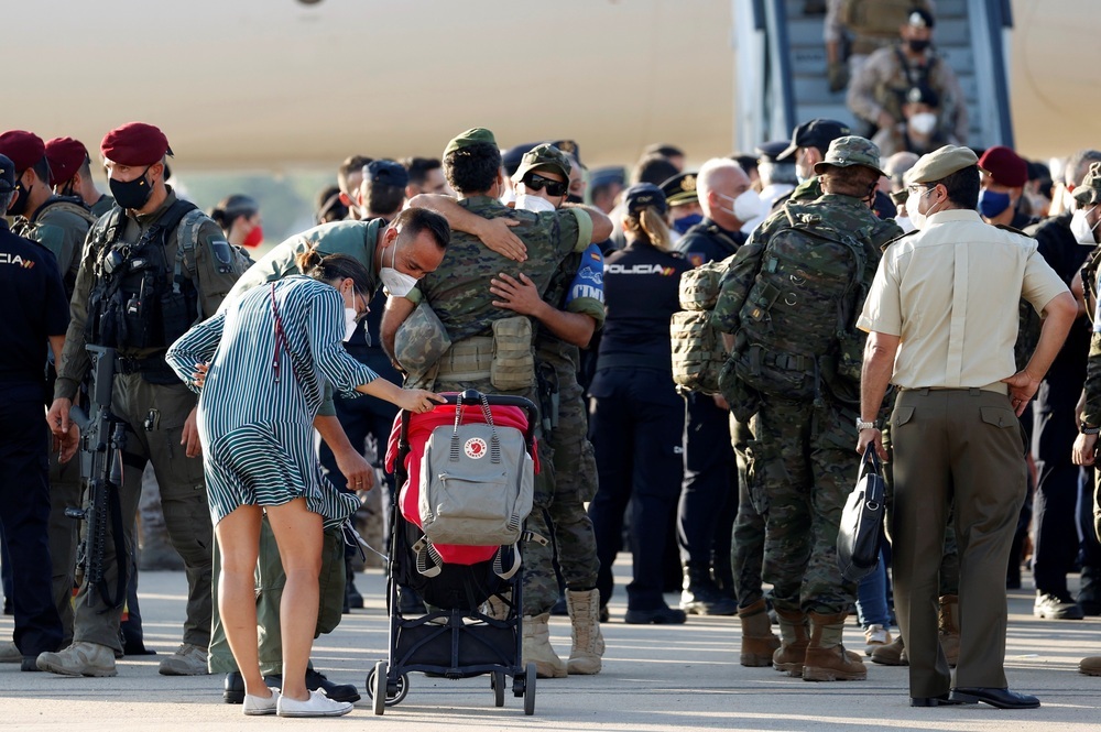 Aterriza en Torrejón el último avión con evacuados