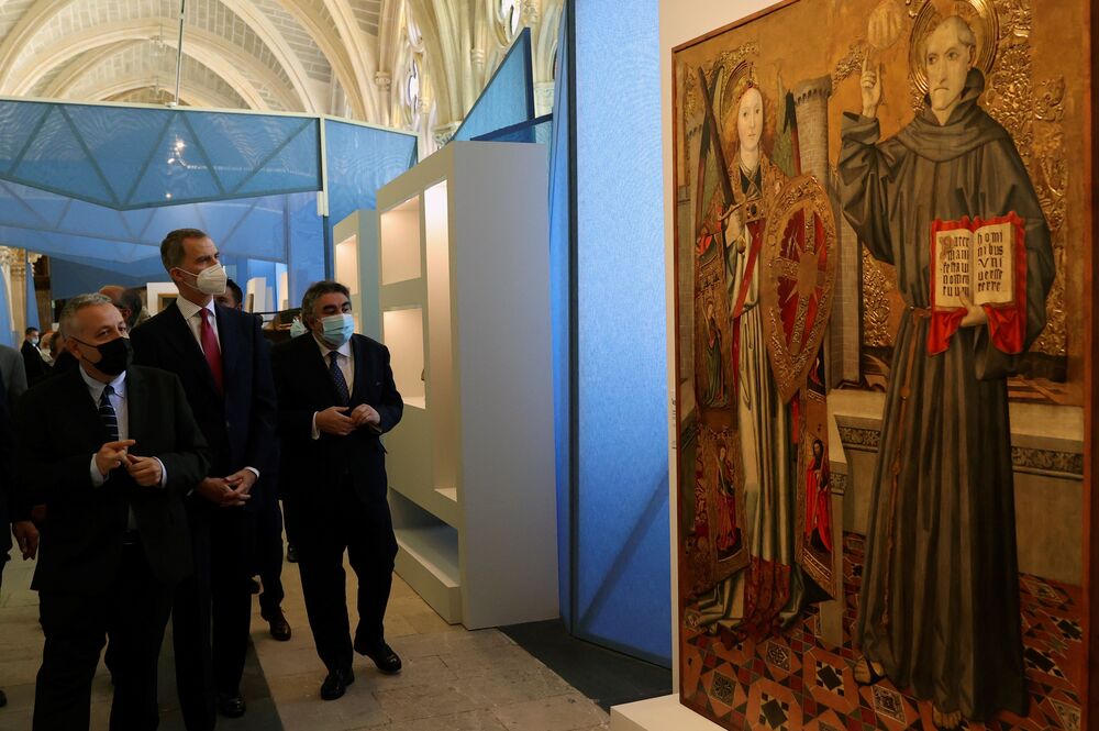 Felipe VI llega a la catedral de Burgos para inaugurar Las Edades del Hombre  / BALLESTEROS (EFE)