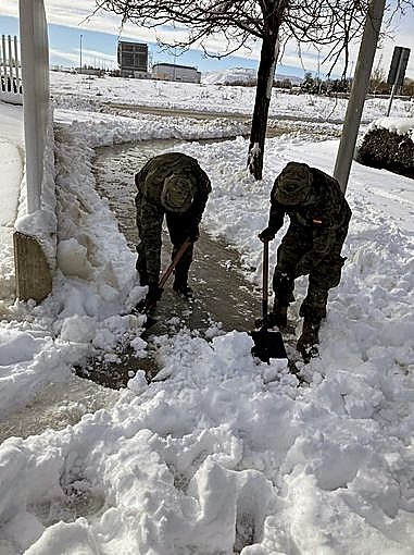 La Unidad Militar de Emergencia (UME) también ha participado en las labores de limpieza. 