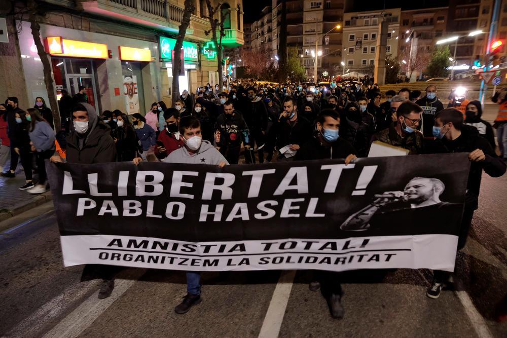 Nuevos disturbios por la detención de Hasél en Cataluña