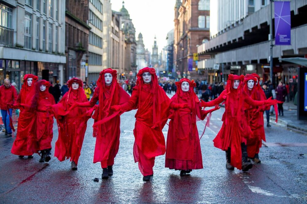 COP26 protest in Glasgow  / ROBERT PERRY