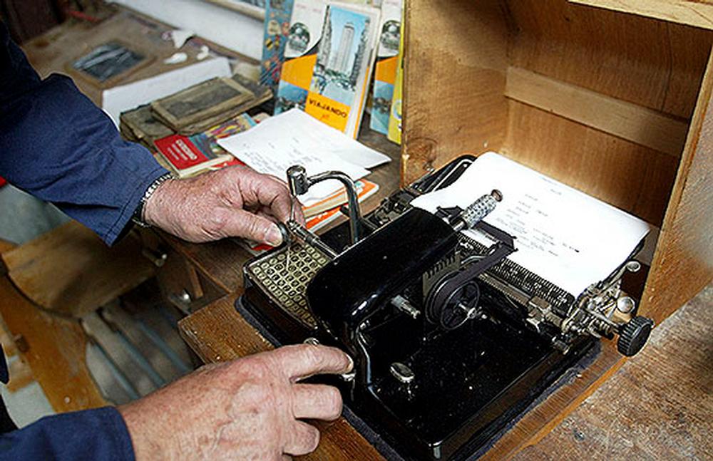 Máquina de escribir de una sola tecla.  / PATRICIA