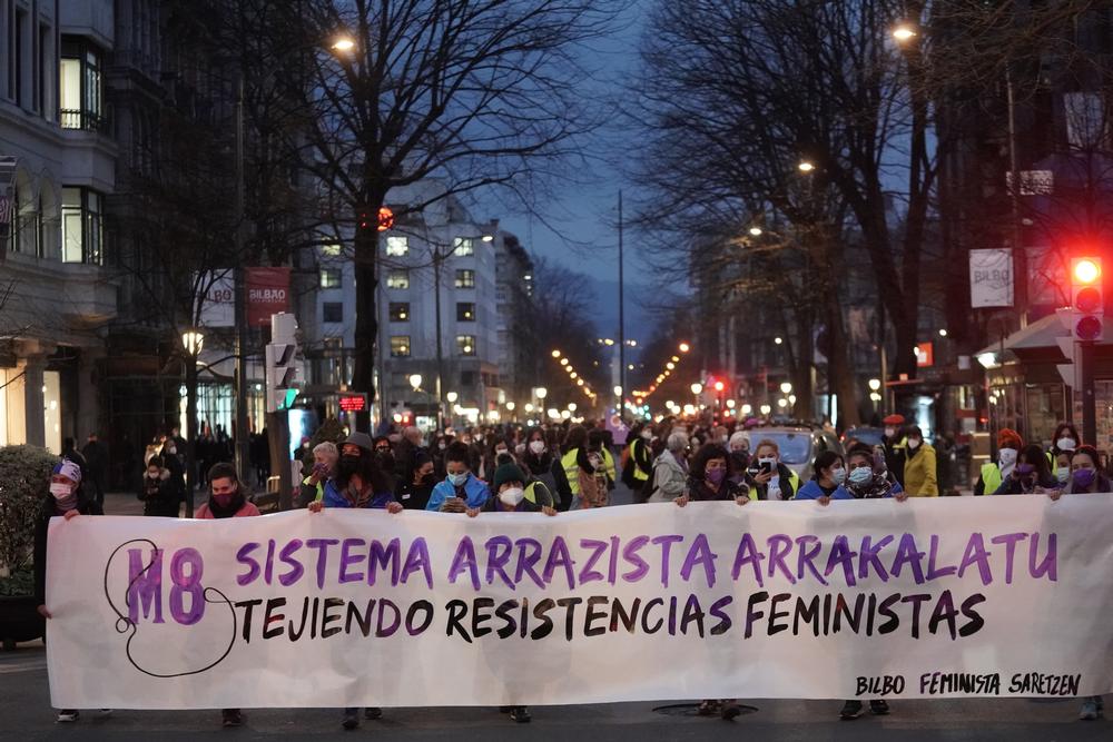 Miles de personas recorren convocadas por el Movimiento Feminista, por el 8M  / H.BILBAO EUROPA PRESS