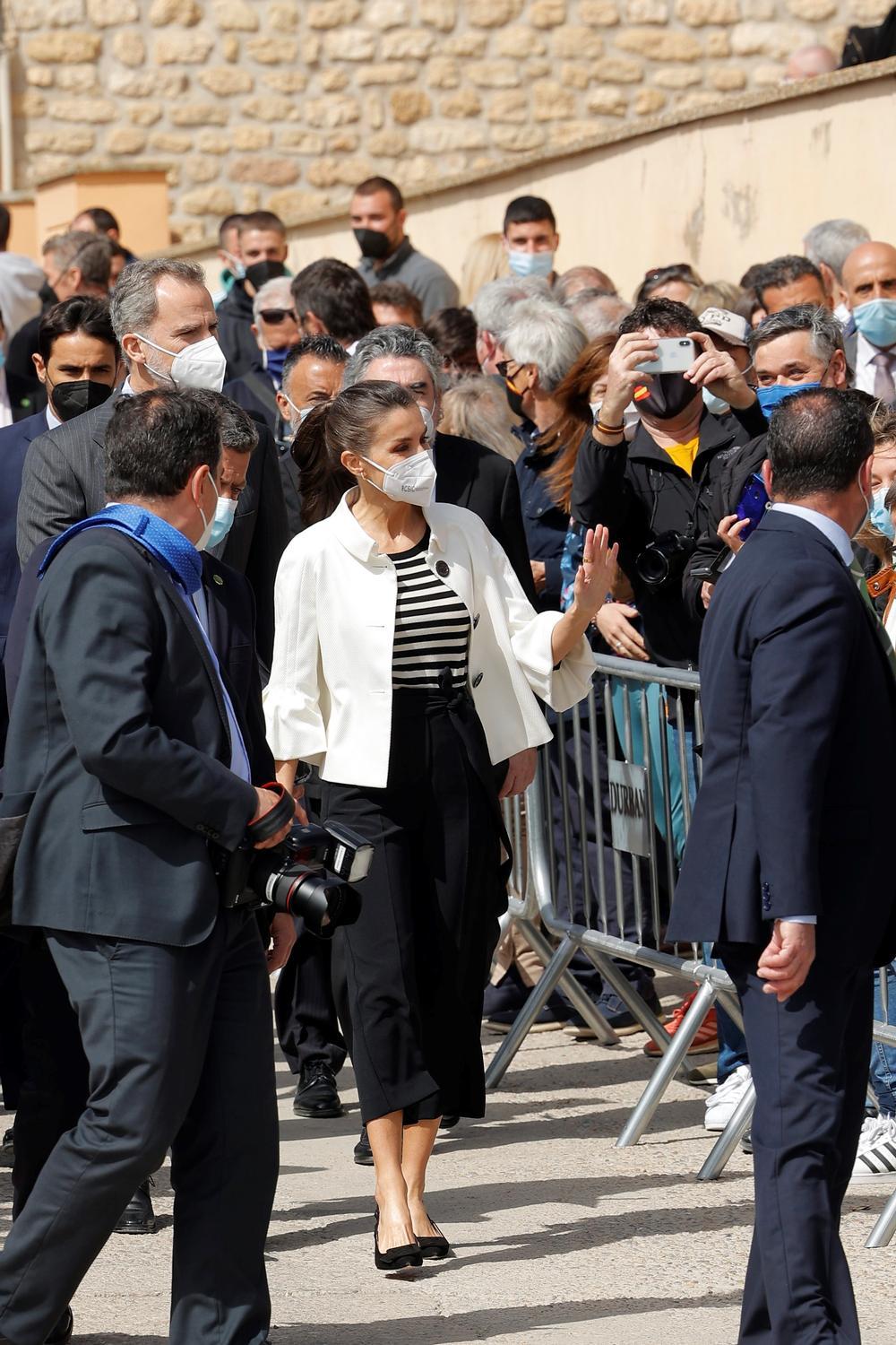 El look más 'navy' de Doña Letizia