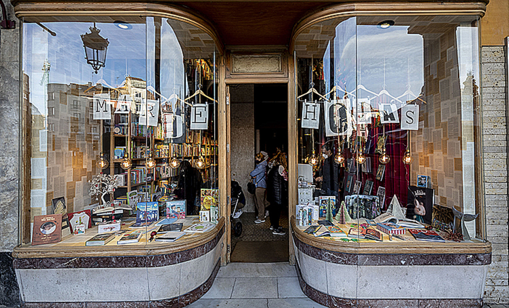 Librería Mar de Hojas. Paseo del Espolón, 26.  / JESÚS J. MATÍ­AS