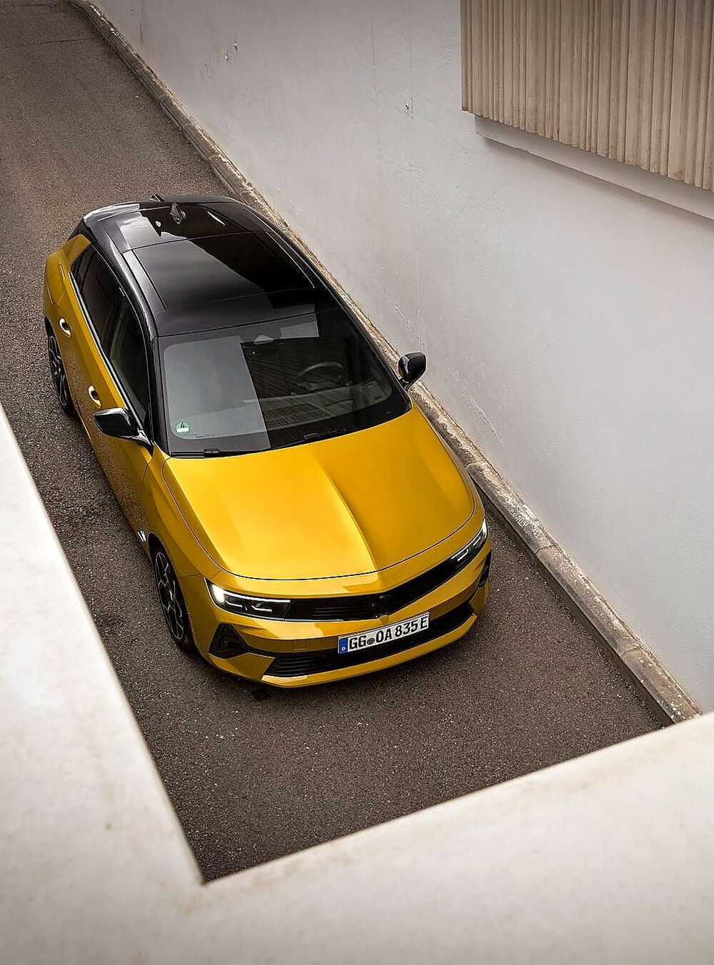 El Opel Astra avanza hacia la electrificación