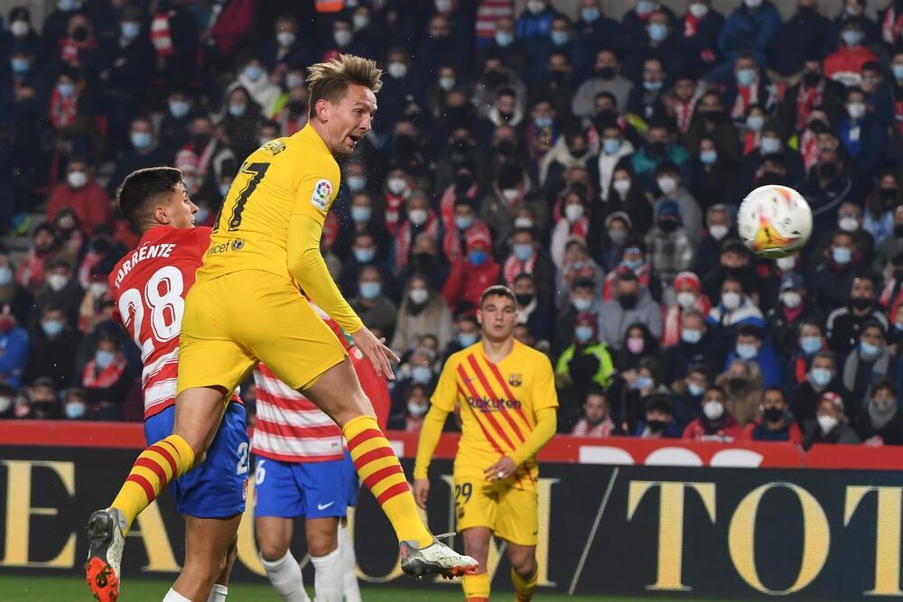 El Barça pierde fuerza en Granada