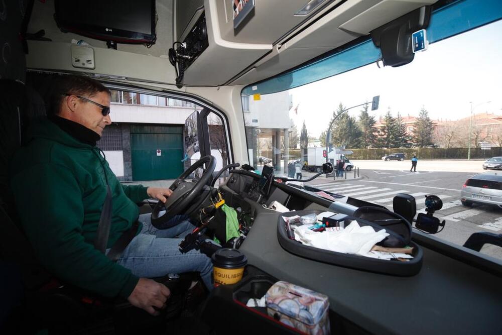 Movilizaciones de camiones por la huelga del transporte en Burgos.  / ALBERTO RODRIGO