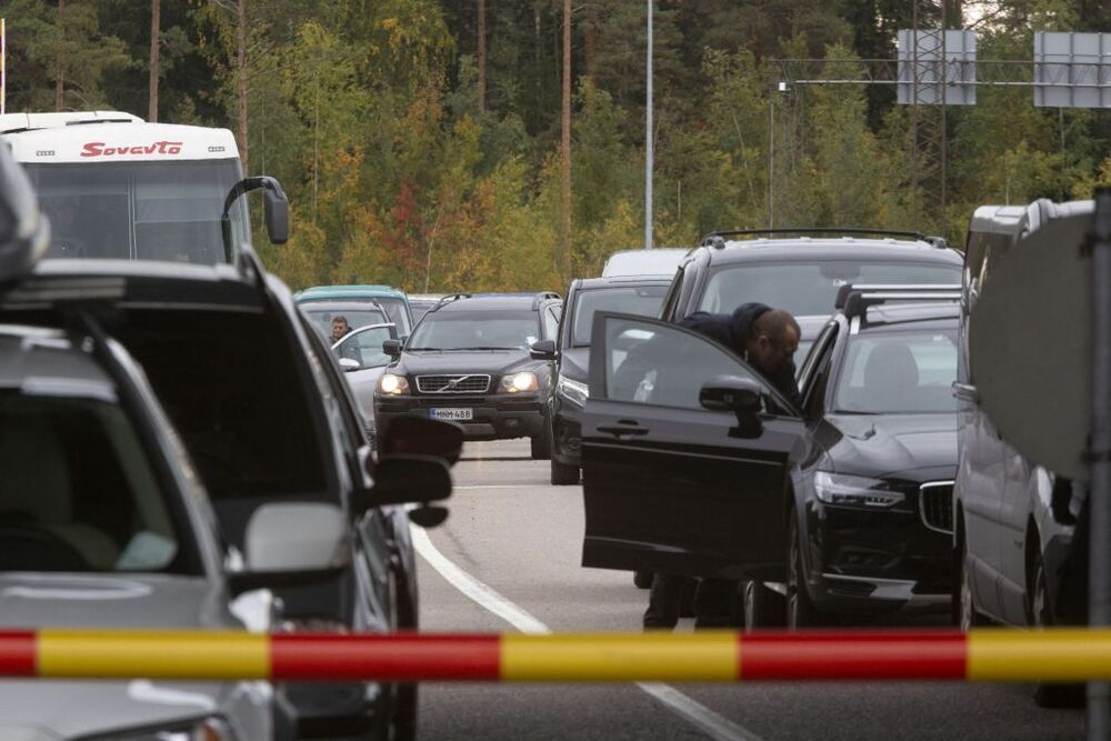 Finlandia bloqueará la entrada de rusos con visado de turista