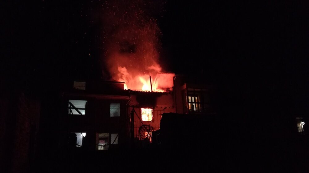 El fuego devora una casa en Quintanilla del Agua  / I. YÁÑEZ