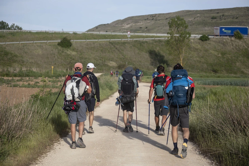 Peregrinos saliendo de Burgos