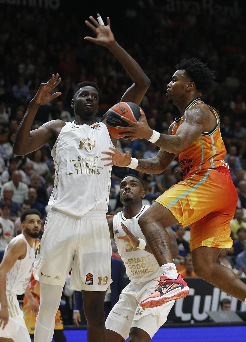 Valencia pierde sobre la bocina ante ASVEL