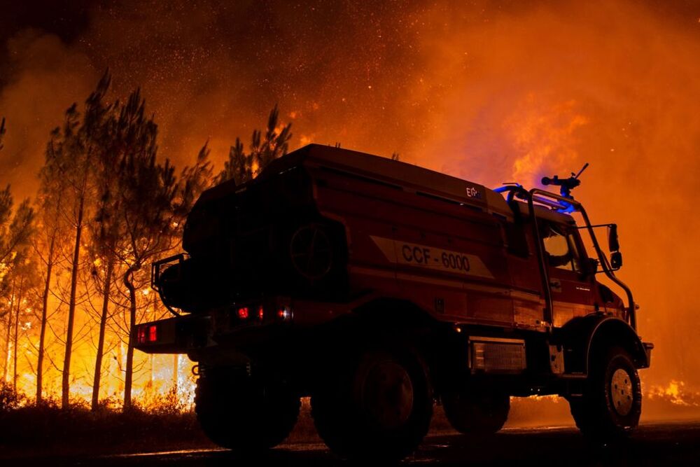 Wildfires in southwestern France  / SDIS 33 HANDOUT