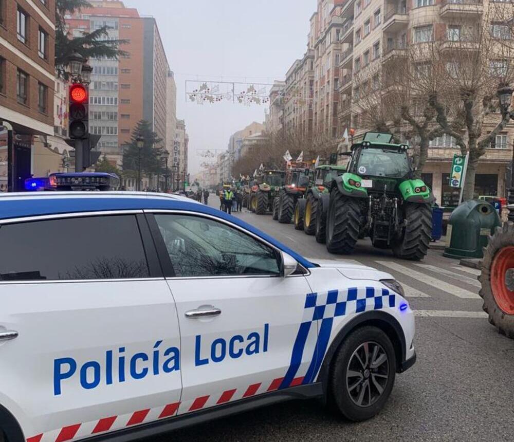La movilización ha arrancado frente a la Subdelegación del Gobierno, en la calle Vitoria.   / @POLICIADEBURGOS