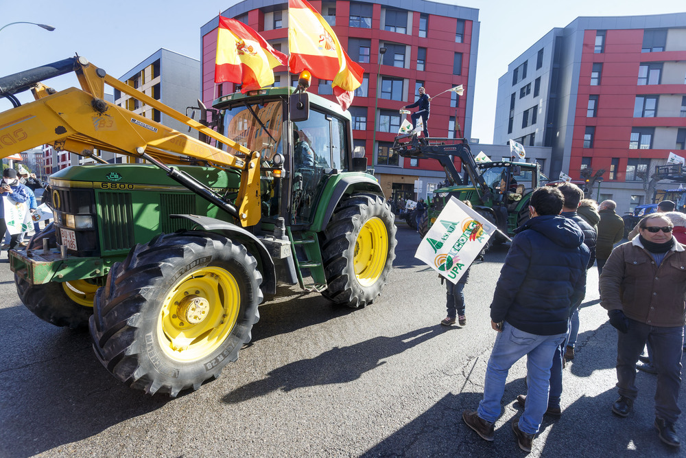 Tractorada por las calles de Burgos exigiendo 