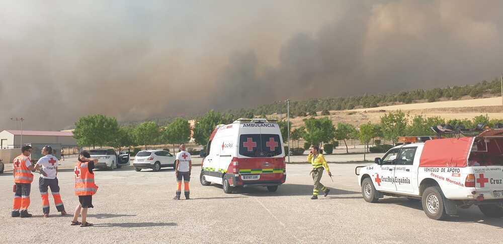 Cinco pueblos desalojados por el incendio de Quintanilla