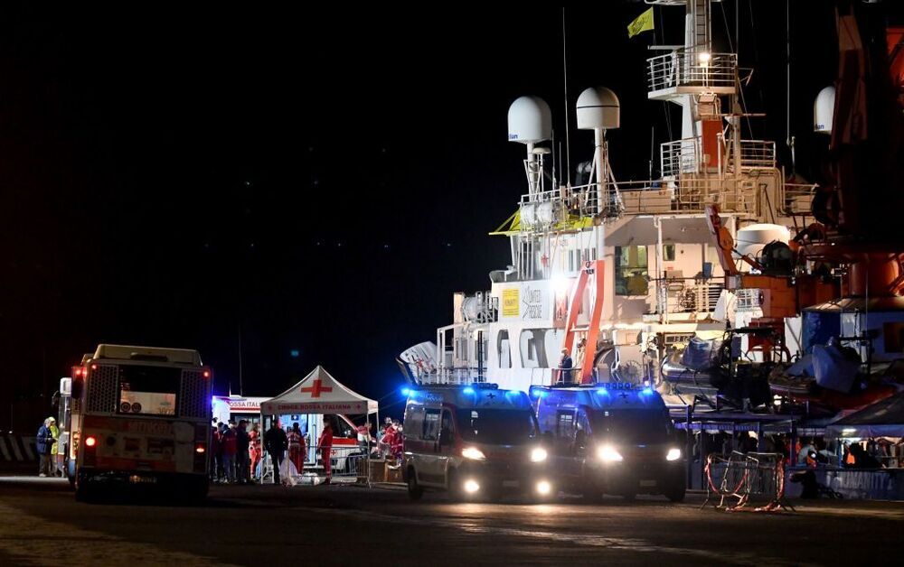 L’Italia effettua sbarchi selettivi su navi umanitarie