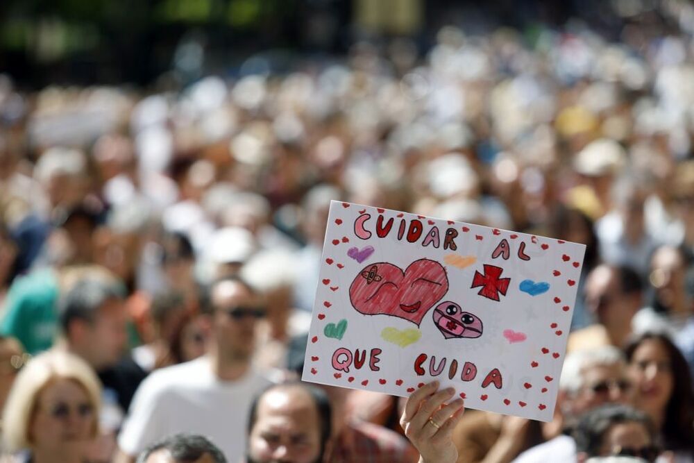 Miles de andaluces se manifiestan en favor de la sanidad pública