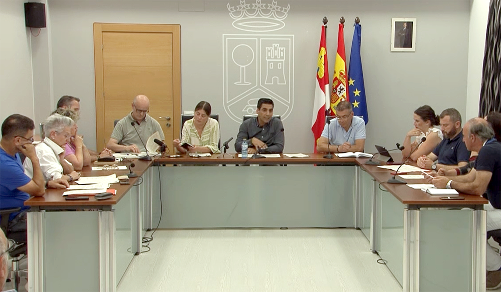 Por Mena y PP pactan una coalición que gastará 79.600 euros al año en sueldos en Valle de Mena