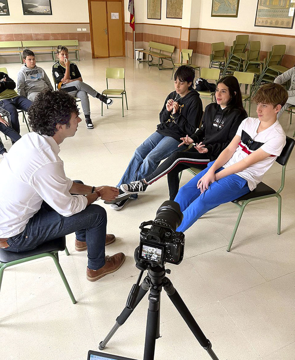 El director del corto, Albert Cervera, ha tenido una primera toma de contacto con los alumnos.