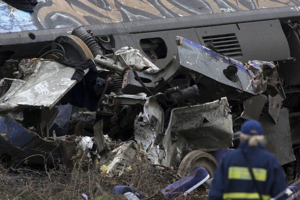 Scontro tra treni in Grecia almeno 32 morti  / ASSOCIATED PRESS/LAPRESSE