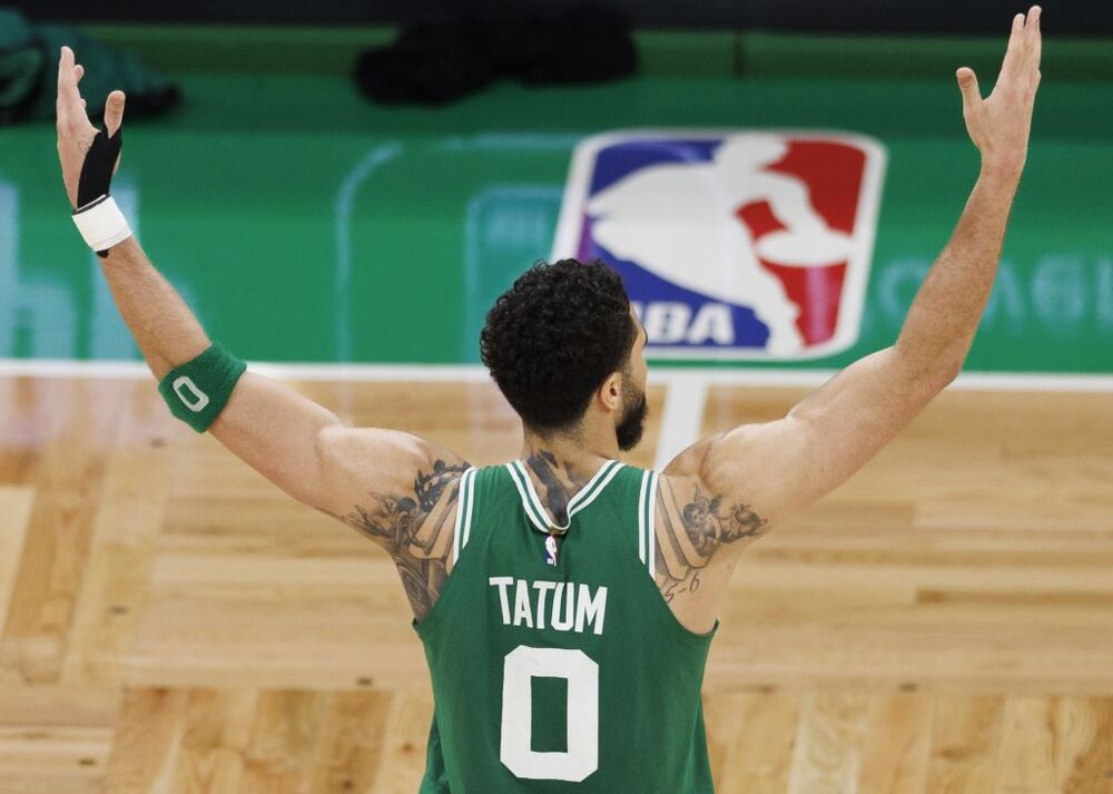 Philadelphia 76ers at Boston Celtics  / GUNTHER